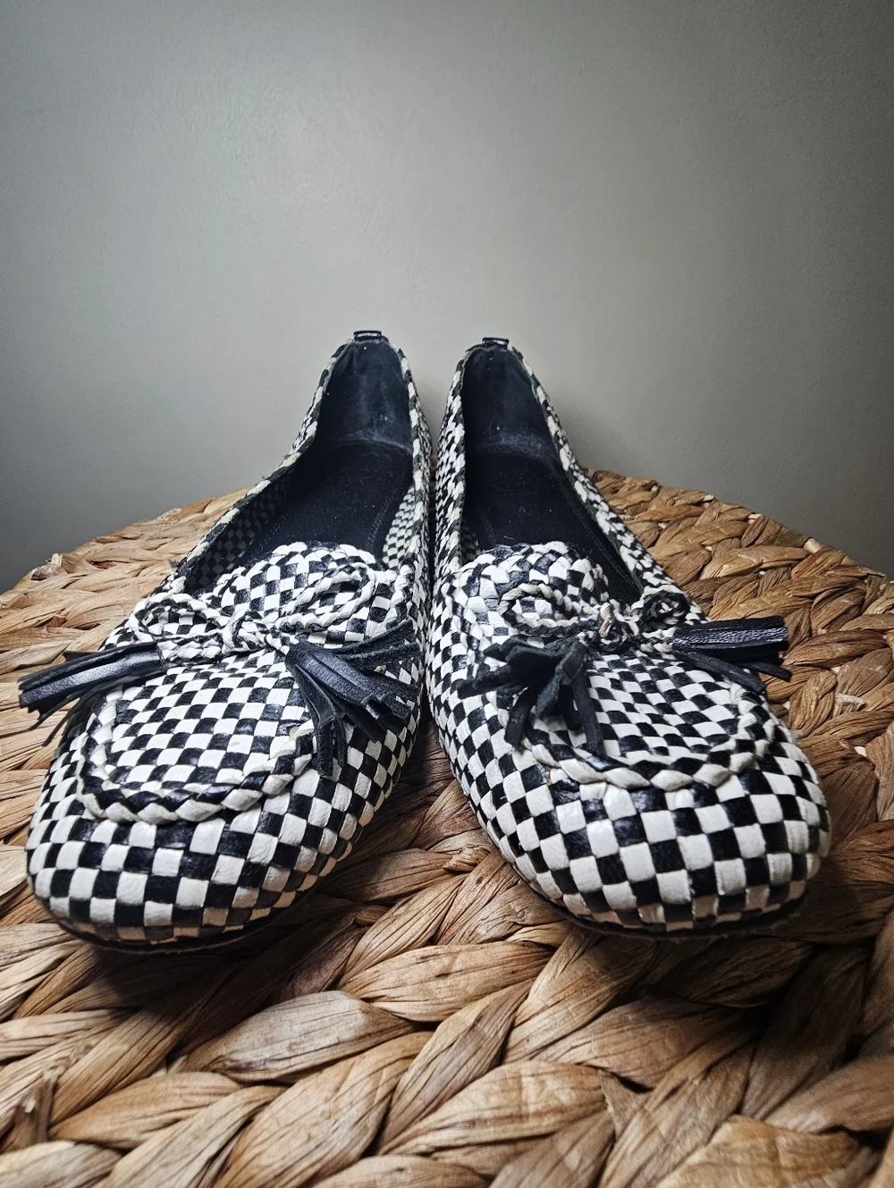 Tory Burch Woven Leather Ballet Flats 8M Black White Checkered Tassel